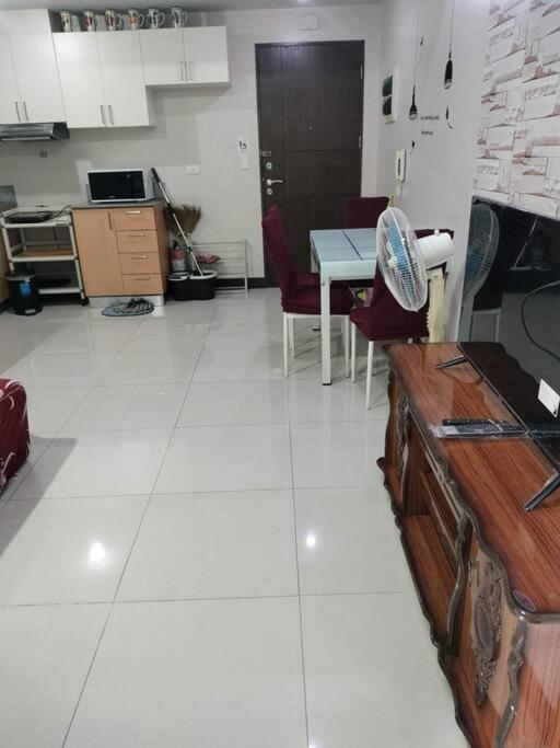 Cubao Manhattan Heights, Unit 8Bc Tower B, 1 Br Manila Exterior foto